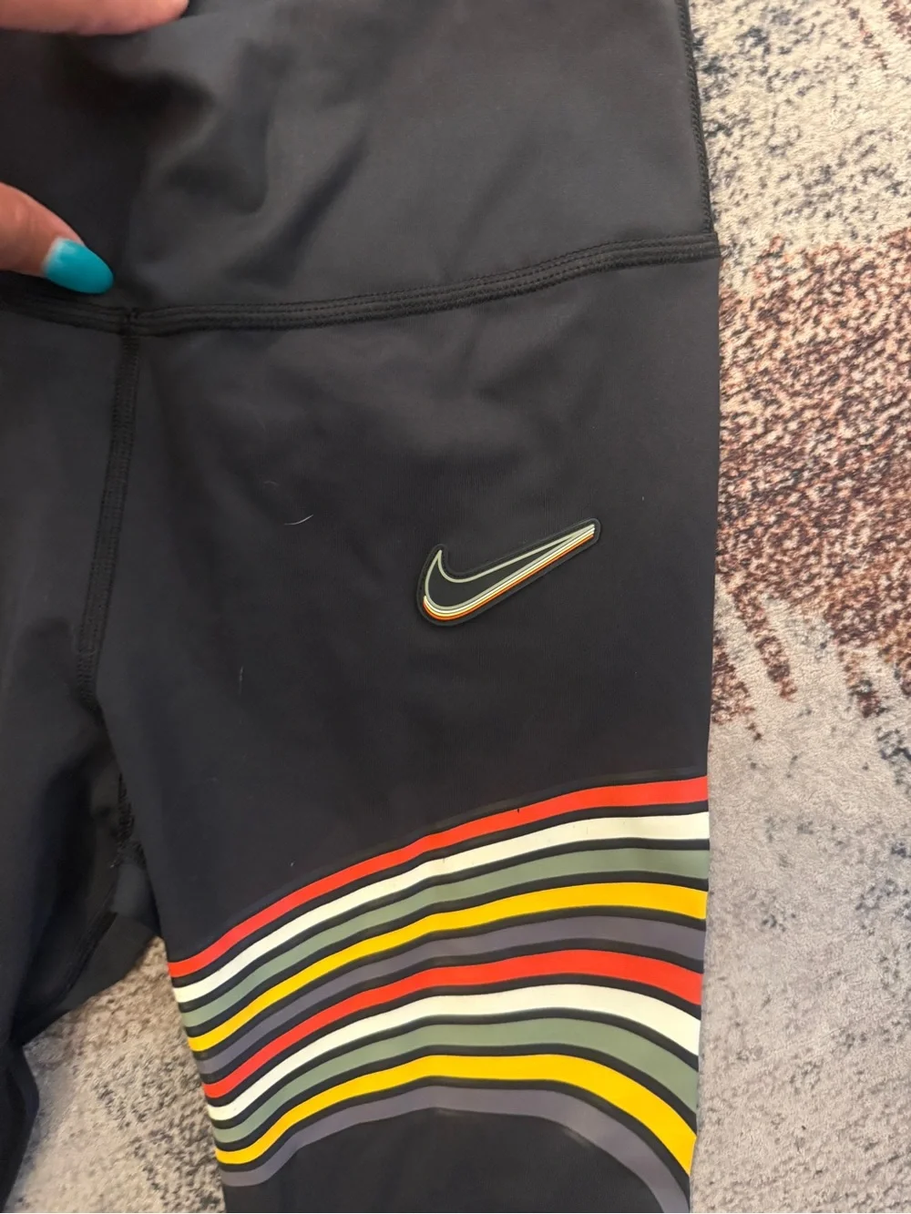 Nike Women's Black Multicolor Wave Print Leggings